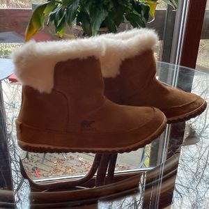 Sorel Women’s Suede Boots.  Size 8.  Like new.